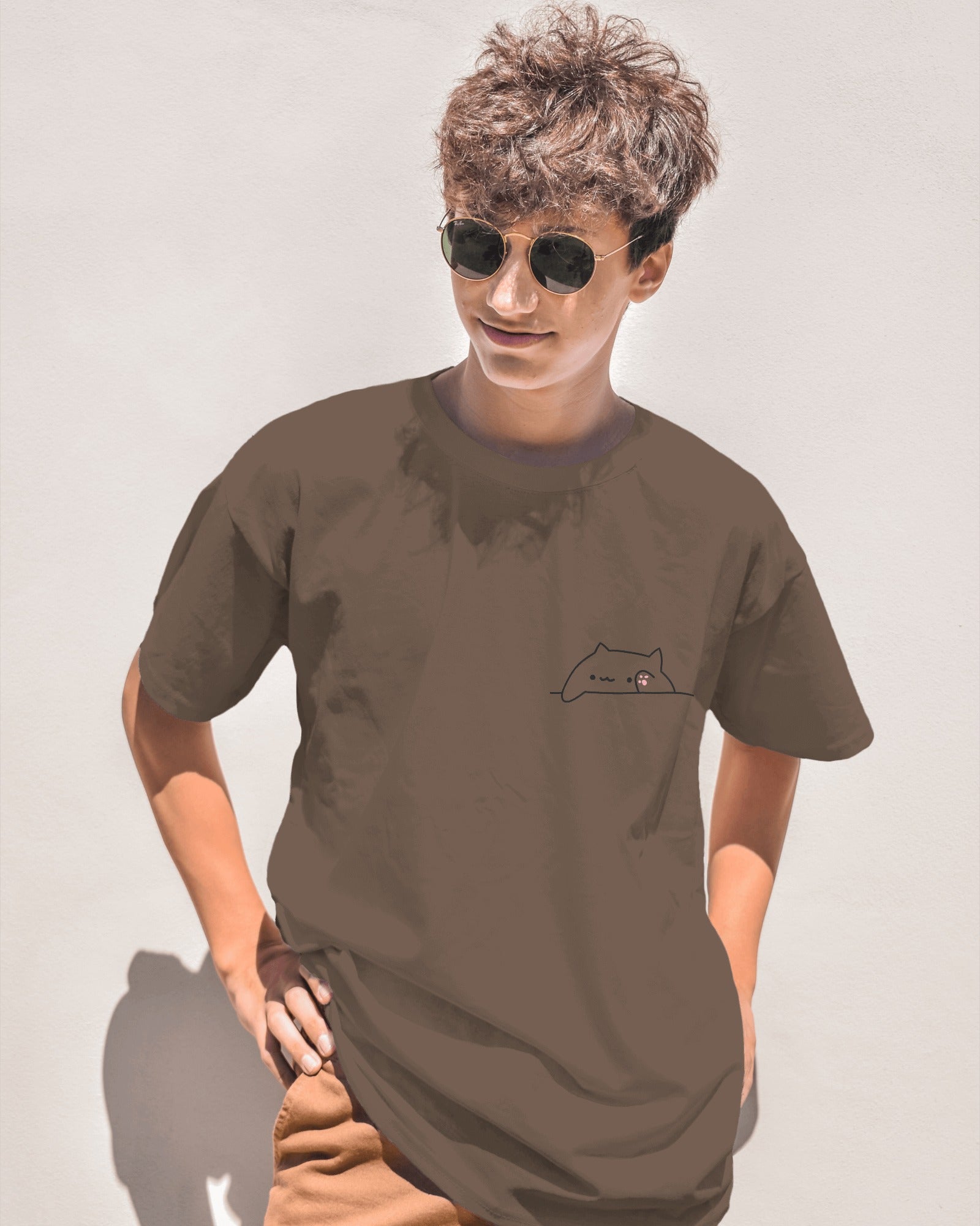 Peekaboo Cat Minimal Tee