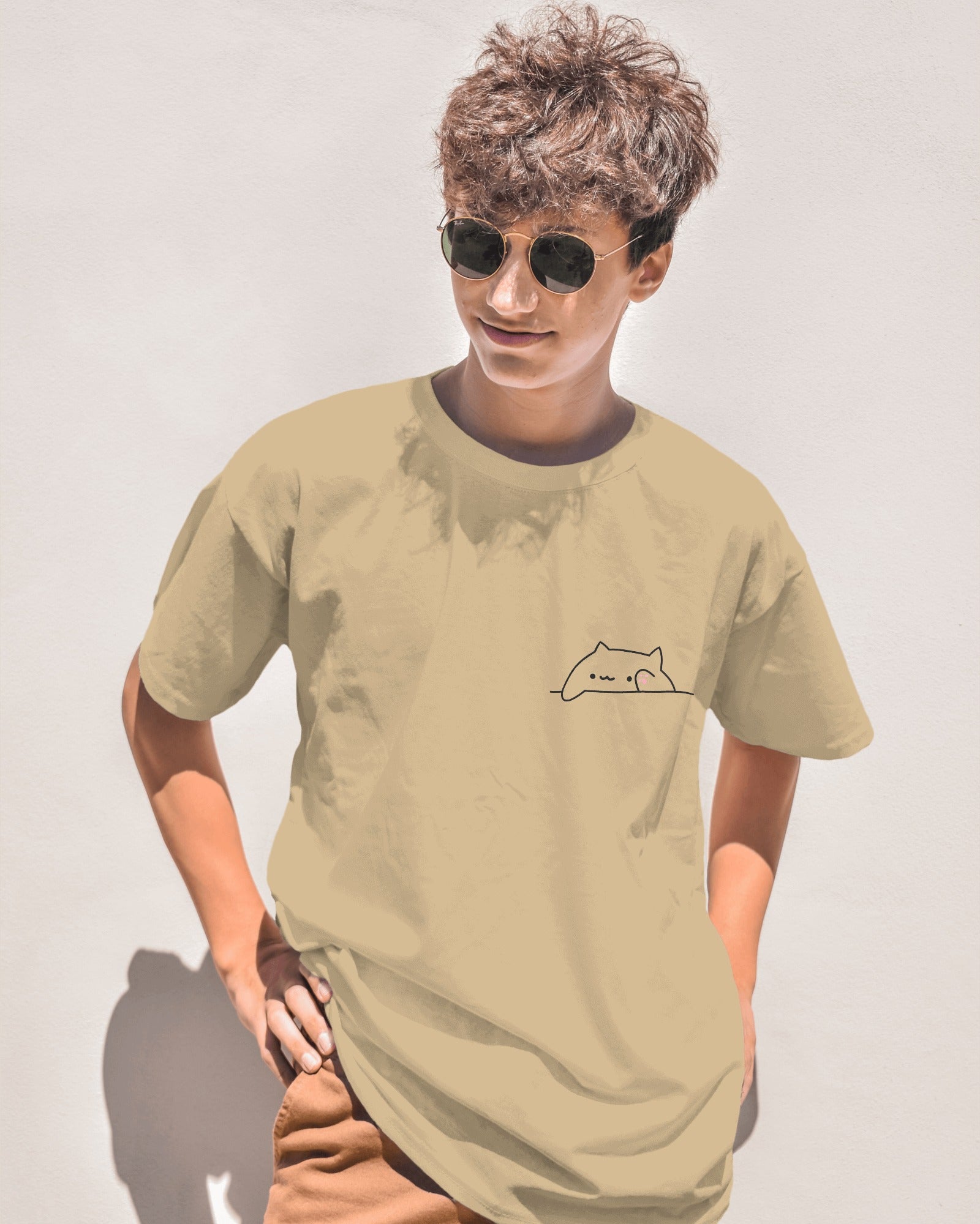 Peekaboo Cat Minimal Tee