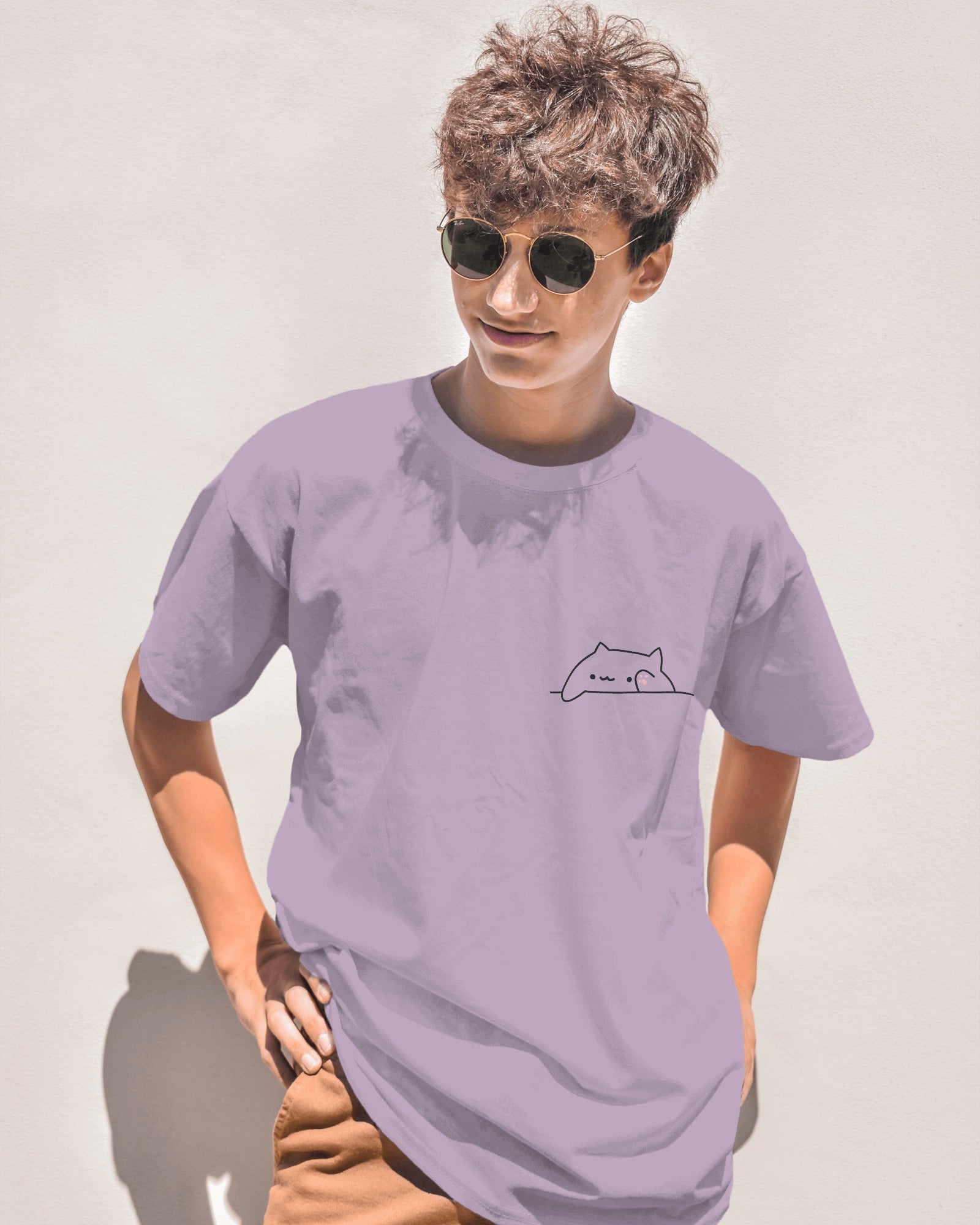 Peekaboo Cat Minimal Tee